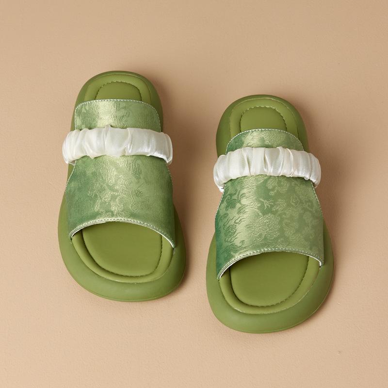 Кожаные сандалии-тапочки с толстой подошвой