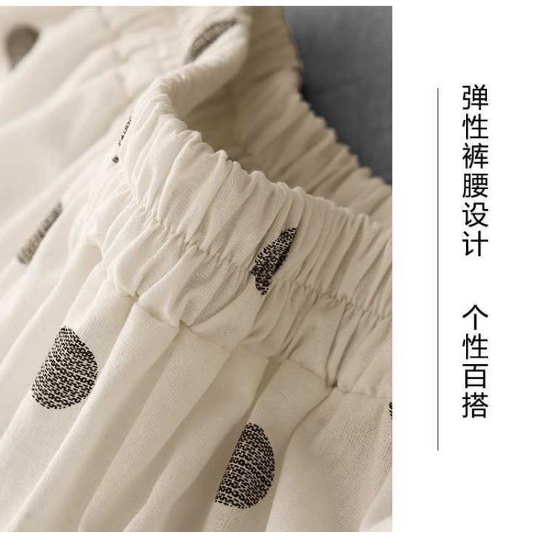 2025 Летняя черно-белая обтягивающая талия в горошек Повседневная универсальная литературная винтажная полуюбка