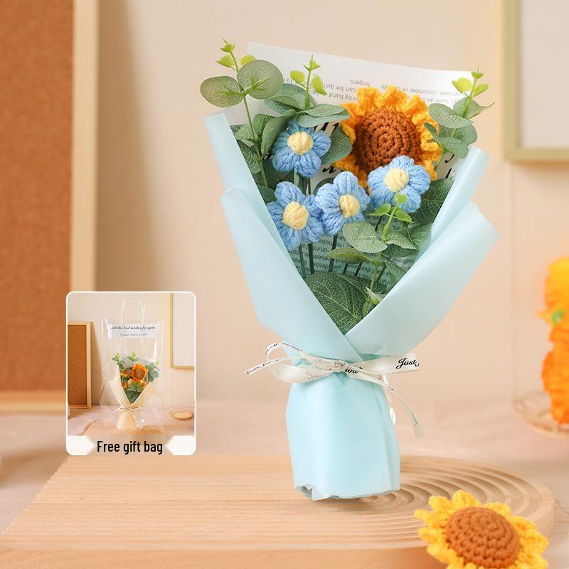 Букет ручной работы из вязаных подсолнухов и роз - подарок на День учителя и выпускной