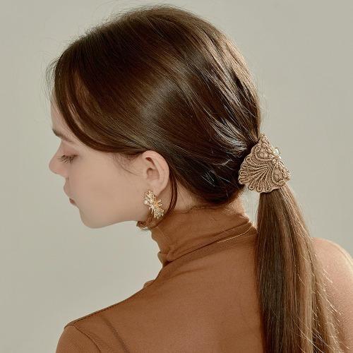 Зажим для волос Besty Feather Florish Wave (Крючок для проволоки с декоративным элементом в виде пера)