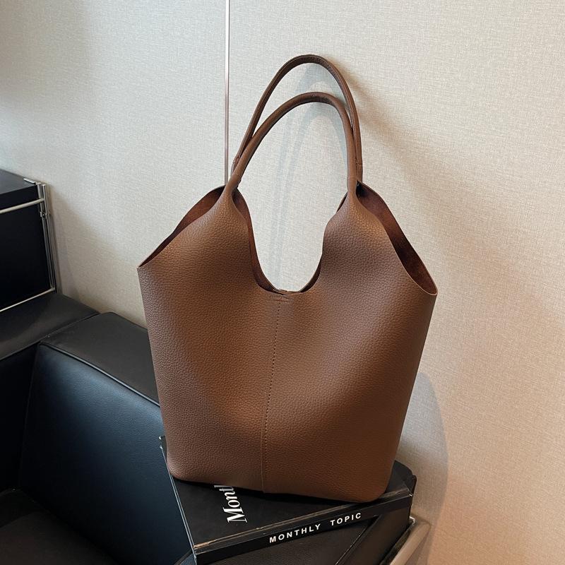 Зарубежный заказ корейской версии модная сумка-тоут женская 2024 новая модная большая сумка через плечо нишевая сумка-ведро высокого класса