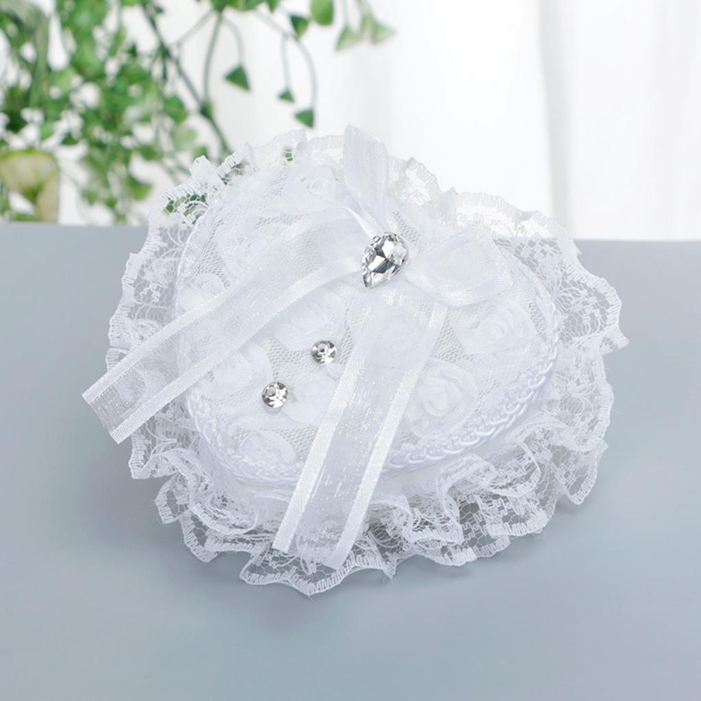 Подушка для обручальных колец Коробка в форме сердца, белый романтический кружевной держатель для жемчужных колец с лентой для свадебной церемонии