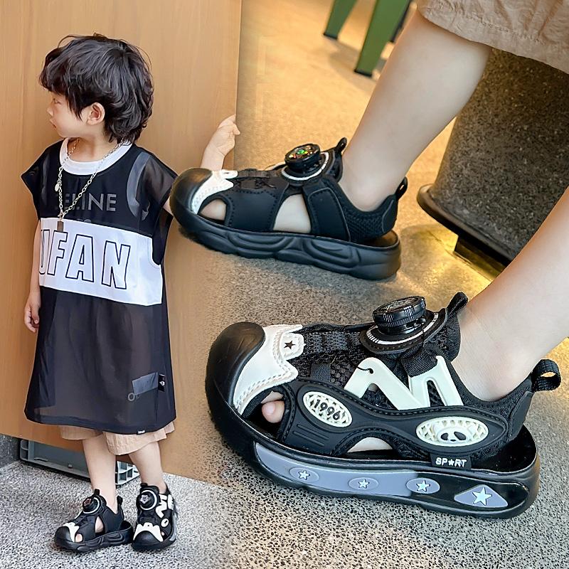 Сандалии для мальчиков, модная детская летняя обувь, с защитой от ударов, вращающимися кнопками, вырезами, полыми, детские пляжные сандалии 26-37, мягкие