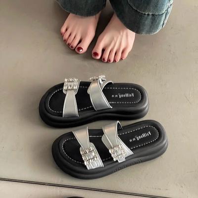 Модные высококачественные туфли с толстой подошвой, пряжкой из стразов и одним словом, женская новая летняя одежда, ощущение наступления на дерьмо с юбкой-сандалиями прилив