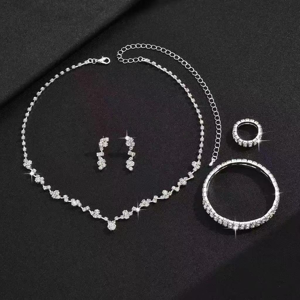 Элегантный межконтинентальный свадебный набор из страз: колье и серьги