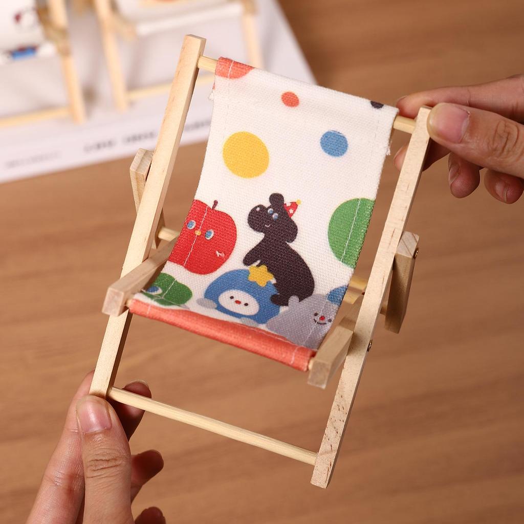 Foldable Wooden Beach Chair Phone Holder: Creative, Lazy Person Photo Stand & Desktop Ornament