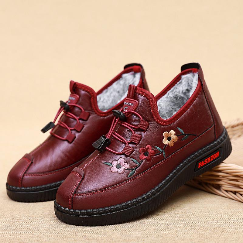 Winter New Beijing Old Cloth Shoes Women's Polyurethane Sole Non-slip, Comfortable and Warm One-pedal Middle-aged Mother Shoes