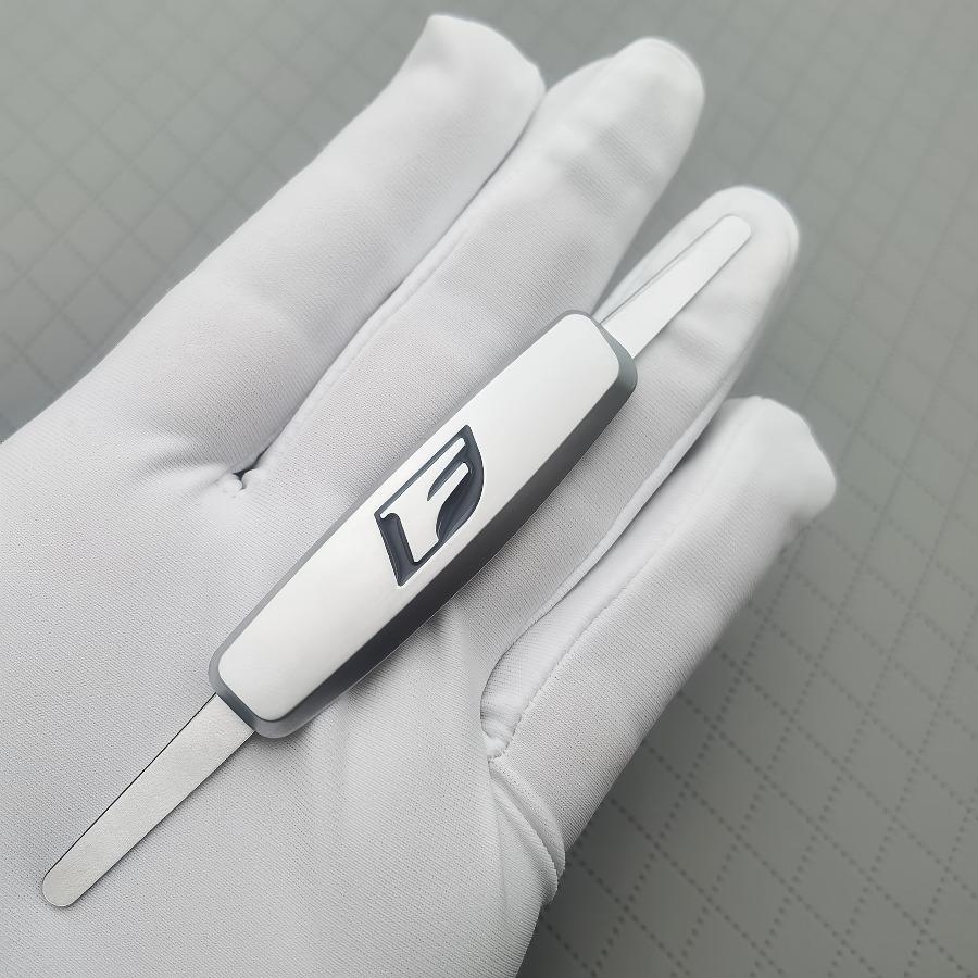 1 шт. Совместимая эмблема для сиденья автомобиля F SPORT ES RX NX LS UX LM LX GX LC RZ IS CT GS RC HS SC - 3D Металлическая эмблема с логотипом F Прочная металлическая табличка с названием Подходит