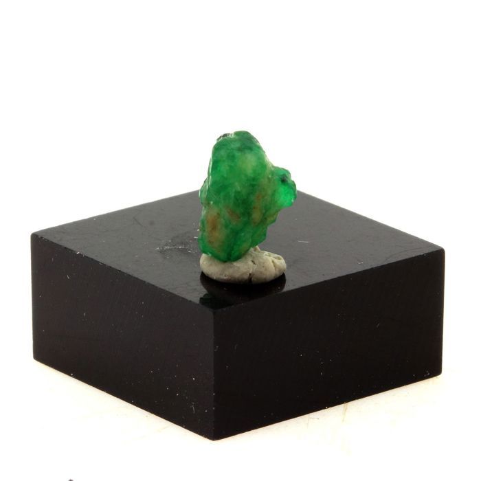 Pierres et Minéraux. Emeraude. 2.05 ct. Mingora emerald deposit, Swat District, Pakistan.