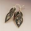 Винтажные серьги-подвески серебристого цвета в виде цветка и листа, металлические резные серьги для женщин