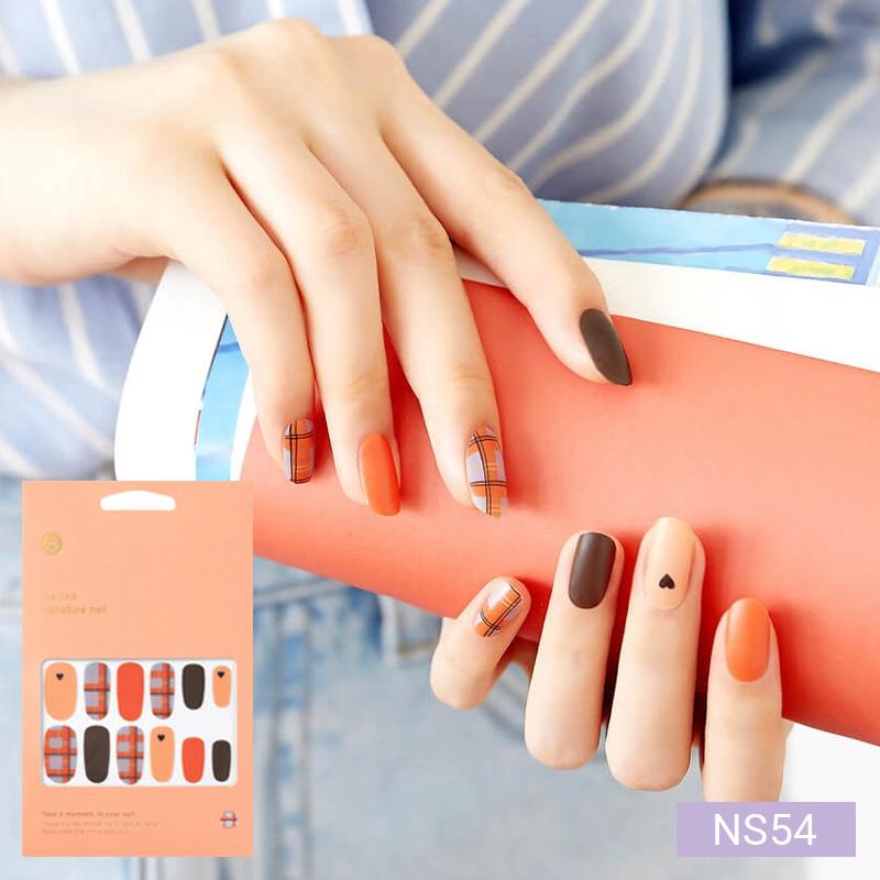 Теплые тона наклейки для ногтей 24 шт. | Самоклеящиеся полоски, Микс карамели и клетки, Быстрый 5-минутный маникюр
