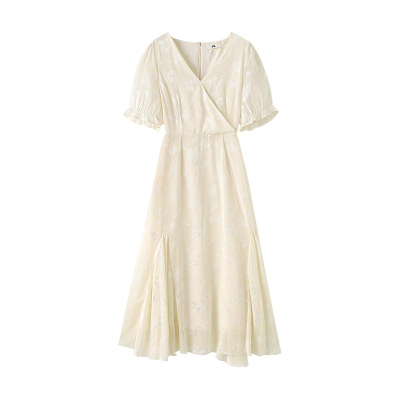 A Plus-size Women's Dress with Jacquard DesignV-neck Tie and Cinched Waist A New Summer Style