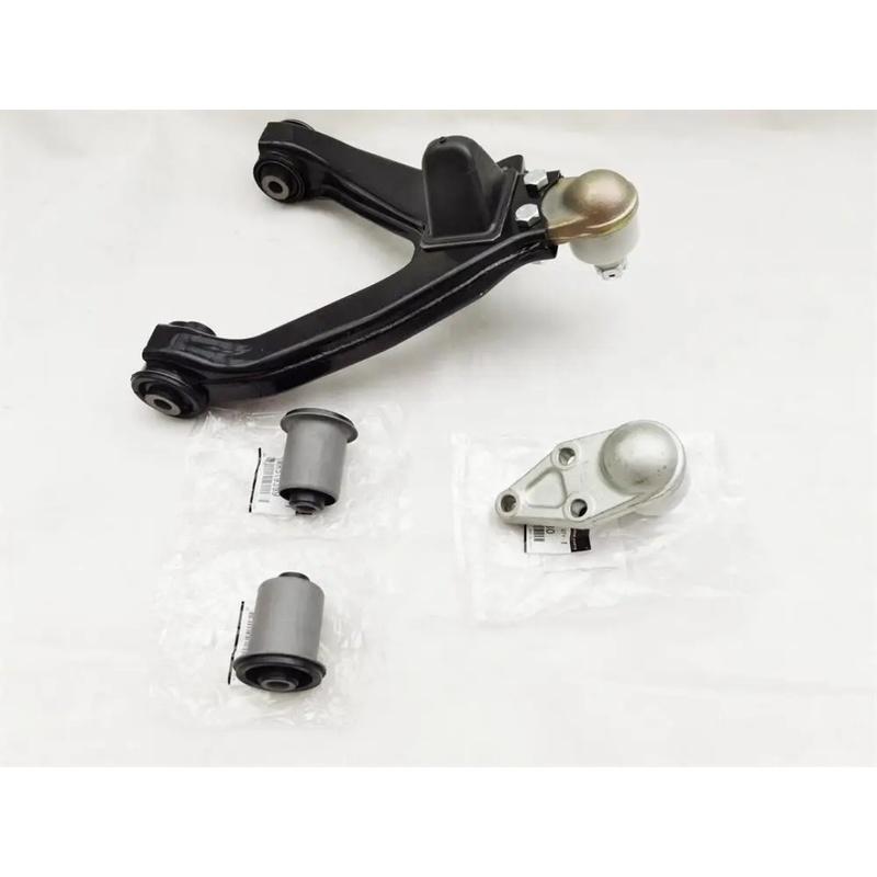 1PCS Rear Suspension Upper Swing Arm Rubber Sleeve Ball Joint For Pajero Montero Shogun V73W V77W V93W V97W MR519399 MR508130