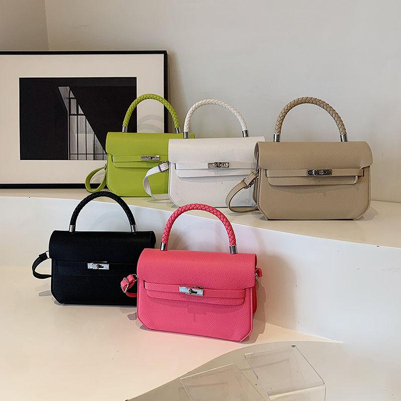 Популярная маленькая сумка-мессенджер женская новая летняя модная сумка через плечо 2024 года маленькая квадратная сумка для поездок на работу