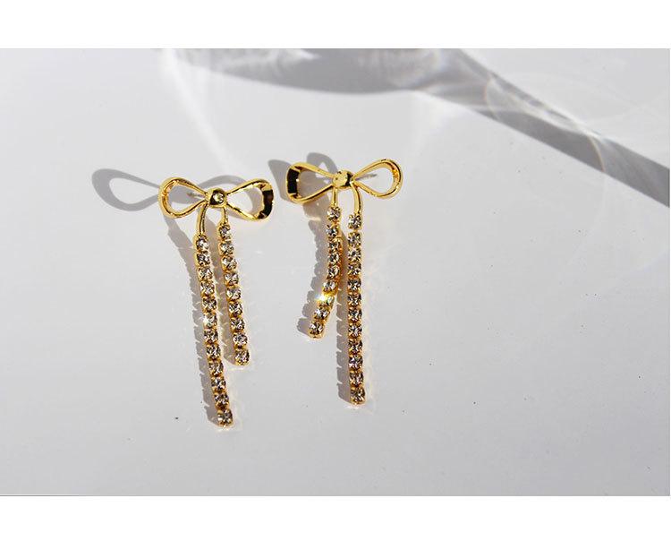 Мечтательные серьги-бабочки с бриллиантовой кисточкой: Стиль рококо, милая крутая девушка, легкая роскошь, преппи-шипы.