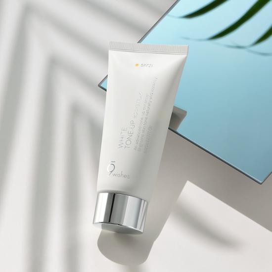 9WISHES Белая тонизирующая сыворотка для тела 80 мл