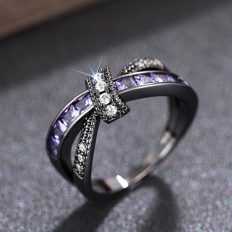 Huitan Fashion Black Finger Ring Female Charming Purple/White Cubic Zirconia Jewelry for Engagement Party Stylish Accessories