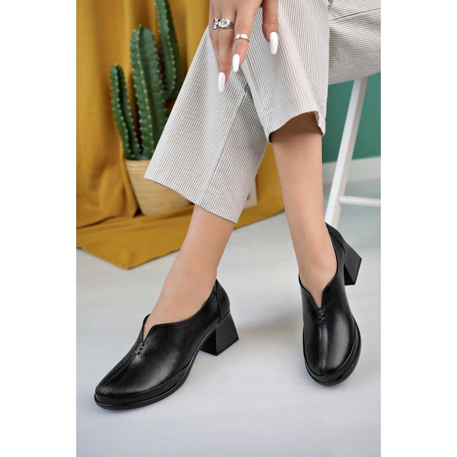 Женские повседневные туфли из натуральной кожи на массивном каблуке