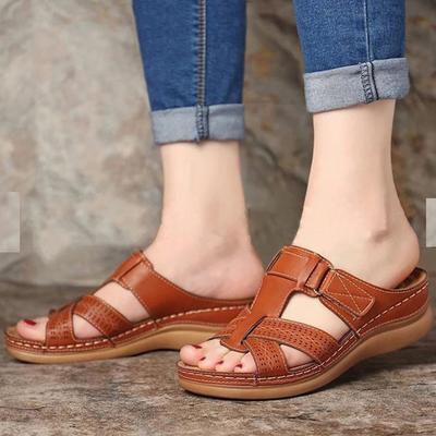 Склон с женской обувью Лето Новые толстые подошвы Европа и США Ретро сандалии Тапочки