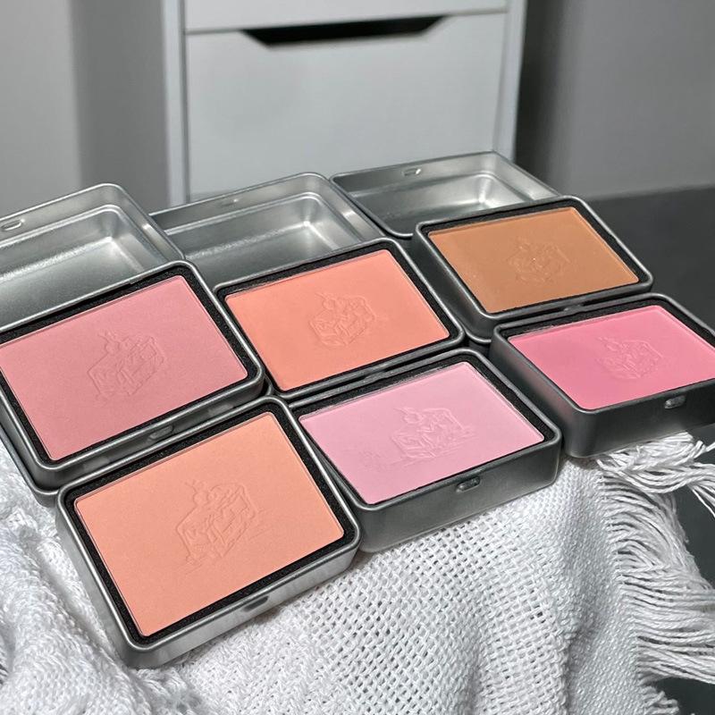 Румяна Square Iron Box, прозрачный и чистый корейский порошок Sweet Sister Yuanqi, не летающий!