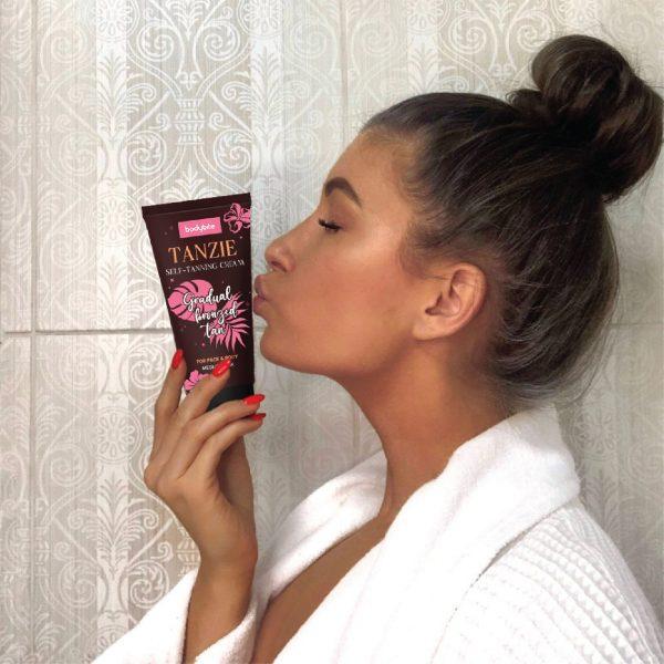 Bodybite Tanzie Self-Tanning Cream + Glove