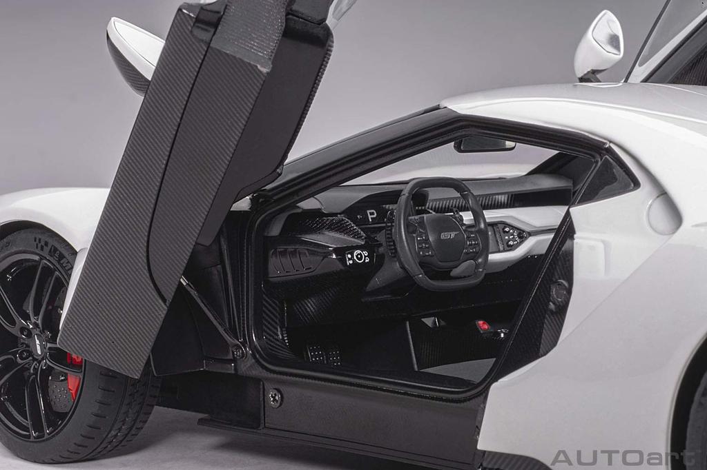 AUTOart 1/18 Scale Ford GT 2017 White Finished Product