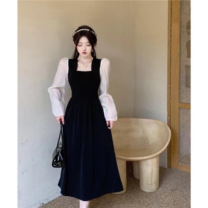 Женское платье во французском стиле с длинными рукавами и квадратным воротником — утягивающее и омолаживающее, средней длины, новинка весны 2024 года.