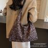Retro Fashion Leopard Print Tote Bag Korean Version Trendy Casual Large Capacity Shoulder Messenger Bag 2025 Autumn New Women's Bag