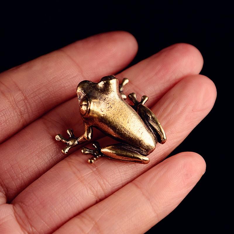 Solid Brass Mini Frog Desktop Ornament Decorative Keychain Lucky Toad Animal Figurine Home Decor
