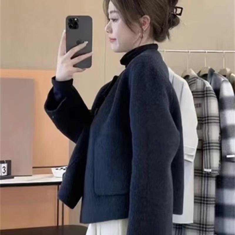 МОДА осень и зима 2025 новое маленькое ароматное шерстяное пальто женское без воротника короткое корейское шерстяное пальто Одежда