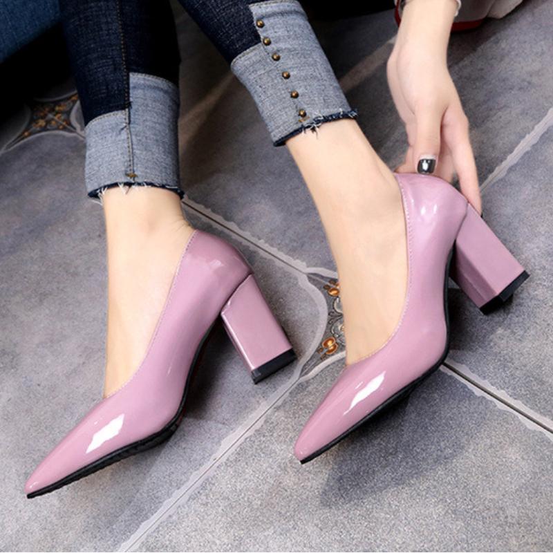 2025 New Style Pointed Sexy Thick Heel Shoes Solid Color Fashion Versatile Shoes Wedding Banquet Celebrity Style Talon Femme
