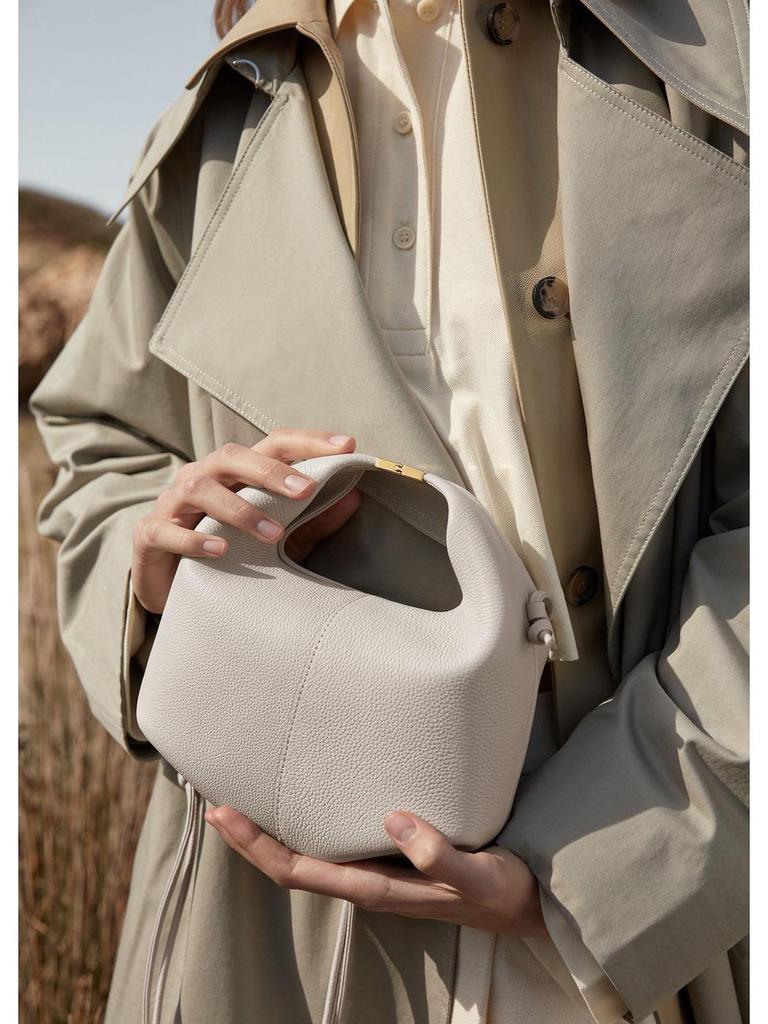 Женская сумка-кроссбоди Number11 Dumpling - французский дизайн, фактурная коровья кожа