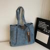 2025 лето новый зарубежный стиль текстура простой модный большая вместимость сумка повседневная личность женская на плечо сумка-тоут