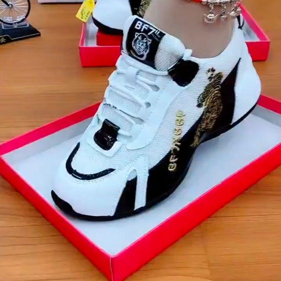 2022 новый стиль, обувь для папы, женская обувь для спорта и отдыха с вышивкой, обувь для папы, кроссовки на толстой подошве