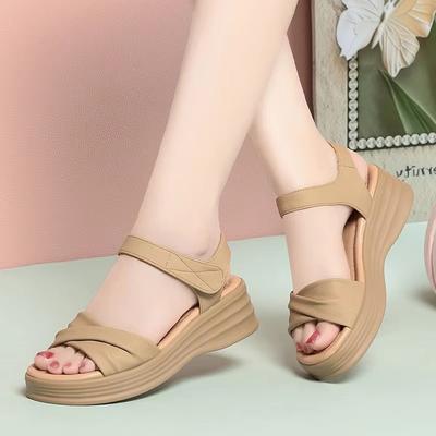 5 см Удобная Толстая Подошва Мягкие Кожаные Сандалии Женские Туфли на Плоской Платформе 2025 Лето Сандалии на Среднем Каблуке для Офиса Мамы Пляжа