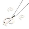 Минималистичное унисекс-колье и серьги с инициалами «А» из экологически чистого металла