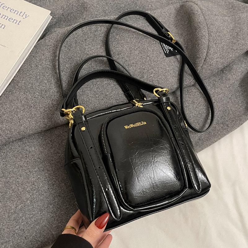 This year's popular small bag women's spring and summer 2025 new versatile messenger bag casual Korean version portable small square bag