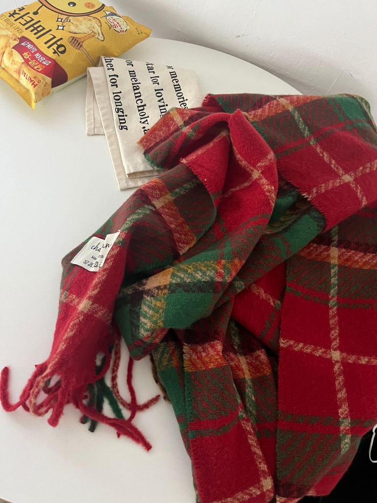 2024 Red Plaid New Year Scarf: High-End Christmas Style, Warm Retro Shawl Neck Warmer for Women and Students