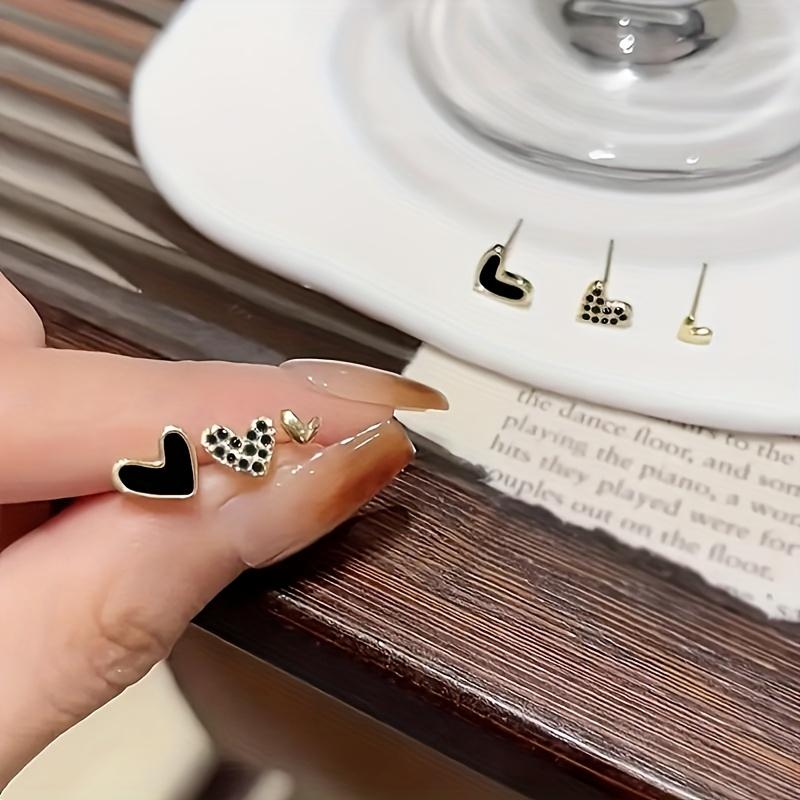 Изысканные серьги-пусеты в форме сердца со стразами Элегантные и компактные серьги с черной эмалью Женский шарм Повседневные Вечерние Циркон