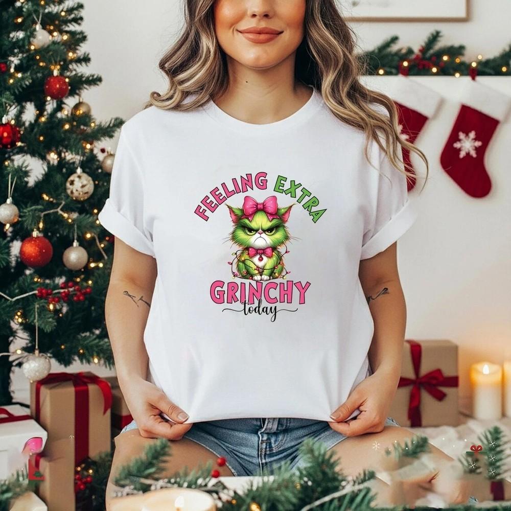 Feeling Extra Grinchy Today Shirt, Grinch Mom Cat TShirt S-5XL Q8143 Unisex T-Shirt