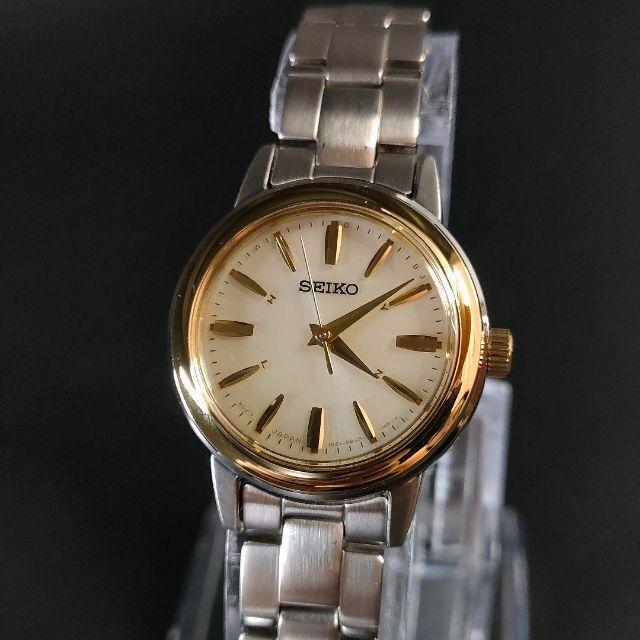 [Б/У] Seiko 1B21 Серебристые Золотой Безель Солнечные Часы