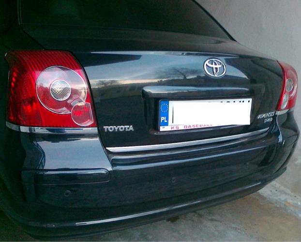 Toyota AVENSIS T25 Hatchback - CHROME FLAP