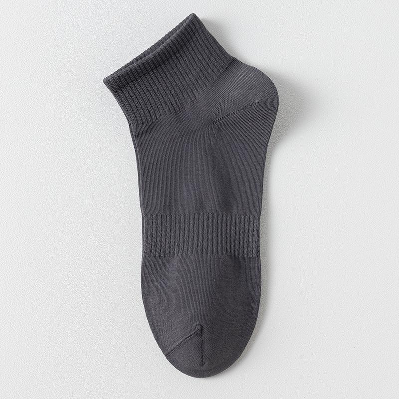 Мужские летние тонкие однотонные дышащие и влагоотводящие спортивные носки до середины икры