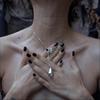 Уникальное ожерелье-подвеска с кисточкой в форме руки Винтажный готический стиль Регулируемая длинная цепочка на ключицу Аксессуары