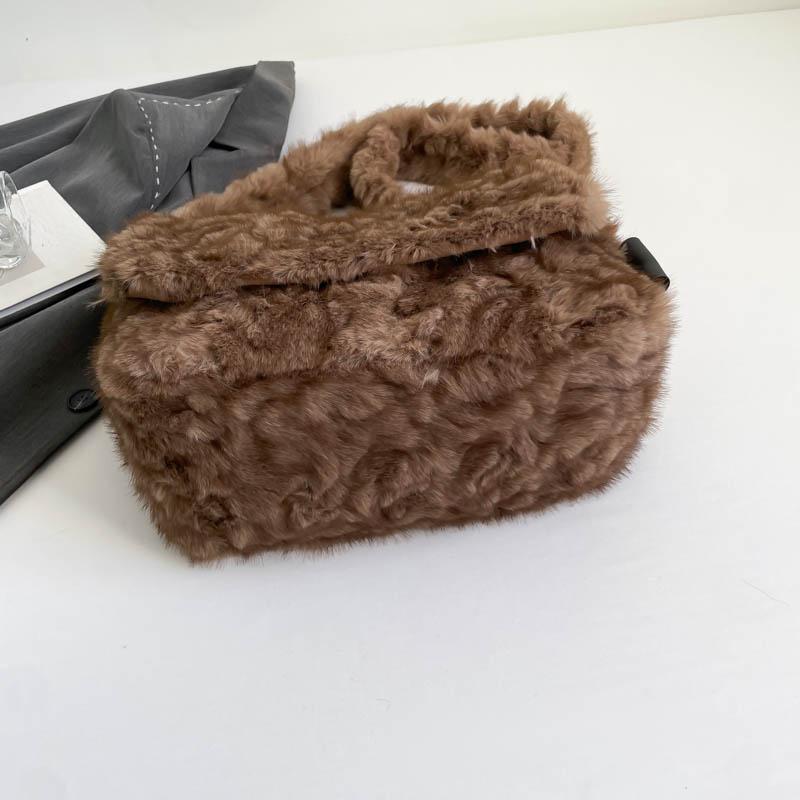 Fashionable Flap Clutch Purse Bag Soft Faux Fur Small Shoulder Bags For Women 2025 Winter Trend Korean Plush Handbags Crossbody Bag