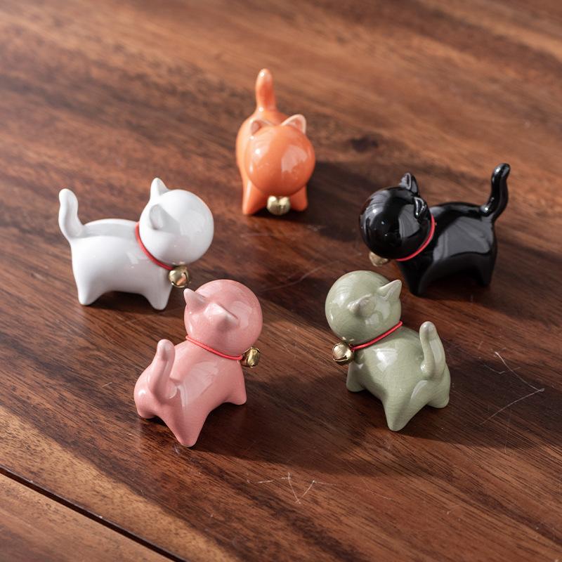 Маленькая милая фигурка чайного питомца кота в китайском стиле с керамической подставкой для кисточки для чая в виде кота