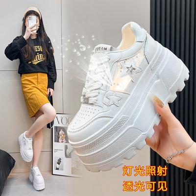 Кожаные кроссовки со звездой, маленькие белые туфли женские 2025 лето новая дышащая сетка толстая подошва обувь маленькие туфли на толстой подошве-маффины