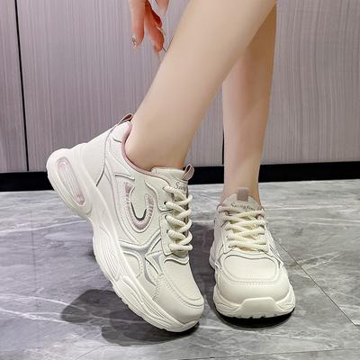 Повседневная спортивная обувь на скрытой платформе для женщин, дышащая сетчатая обувь для папы, новинка весна-лето 2025, женская обувь, универсальная сетчатая обувь на платформе