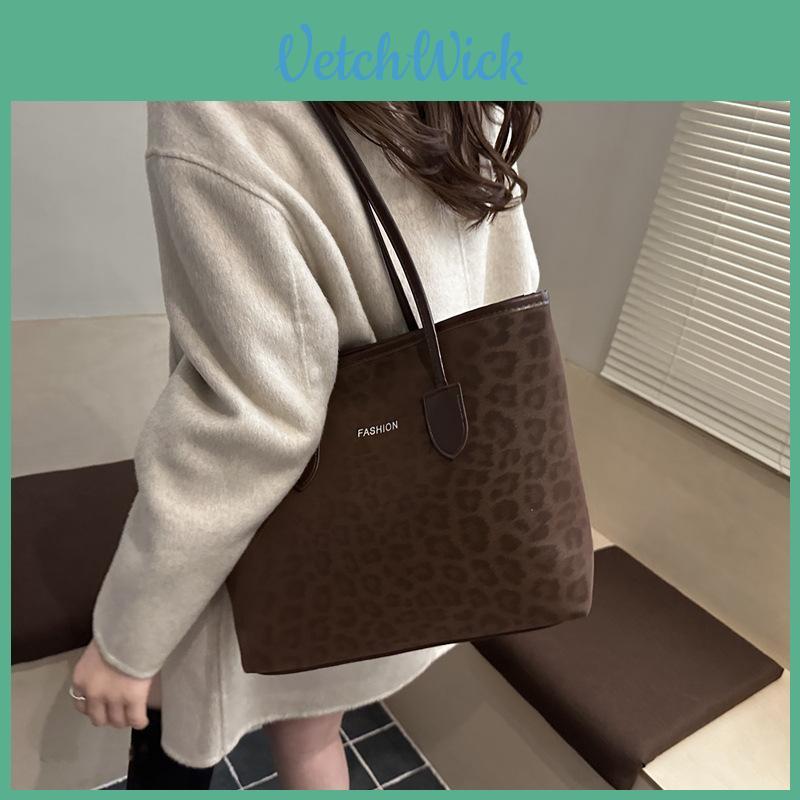 Retro Womens Tote Bag With Special Fabric And Zipper Closure For Daily Commuting And Office