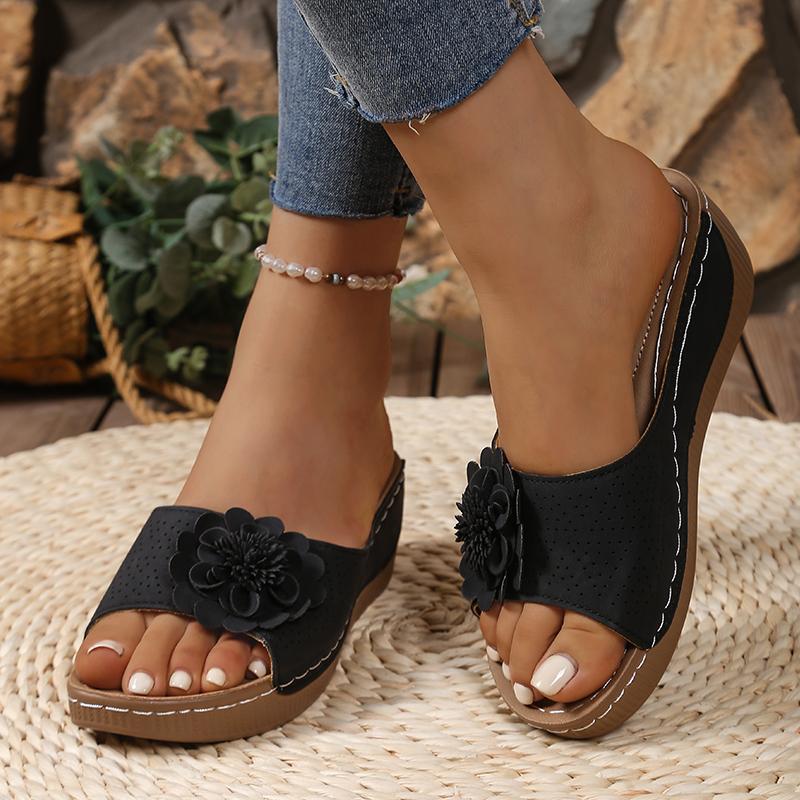 Fashion Retro Flower Decor Wedges Slippers Women Comfortable Slip On Platform Sandals Woman Summer 2025 Thick Sole Non Slip Beach Slides